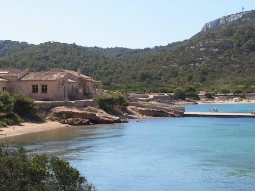 The departures docking pier at Cabrera