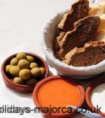Aliolo Olives and bread Majorca snack