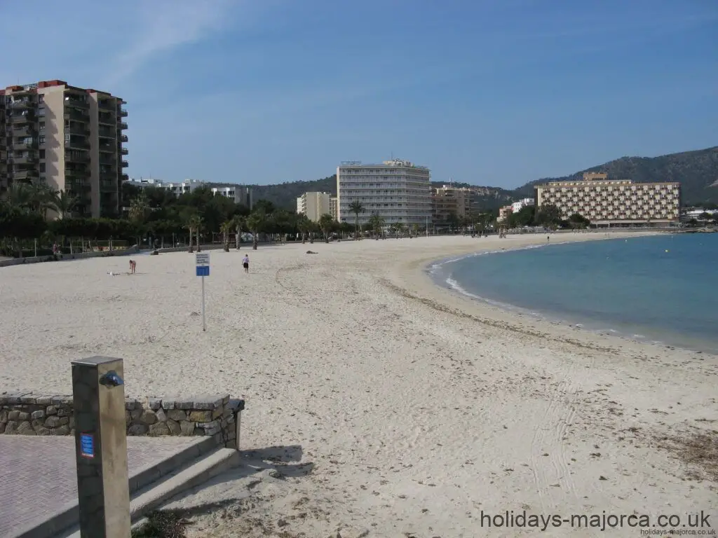 Palma Nova beach empty