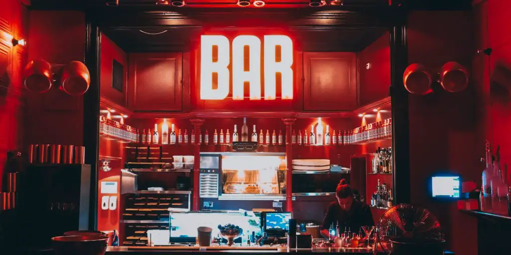 Bars, pubs and restaurants